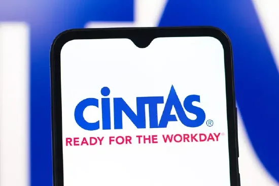 Cintas股价飙升 收购交易提振业绩