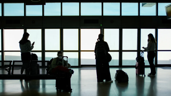 航空公司严阵以待 “地狱夏日”